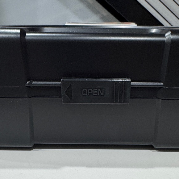 Numark. Sleek Silver and Black Record Player - Picture 4 of 8